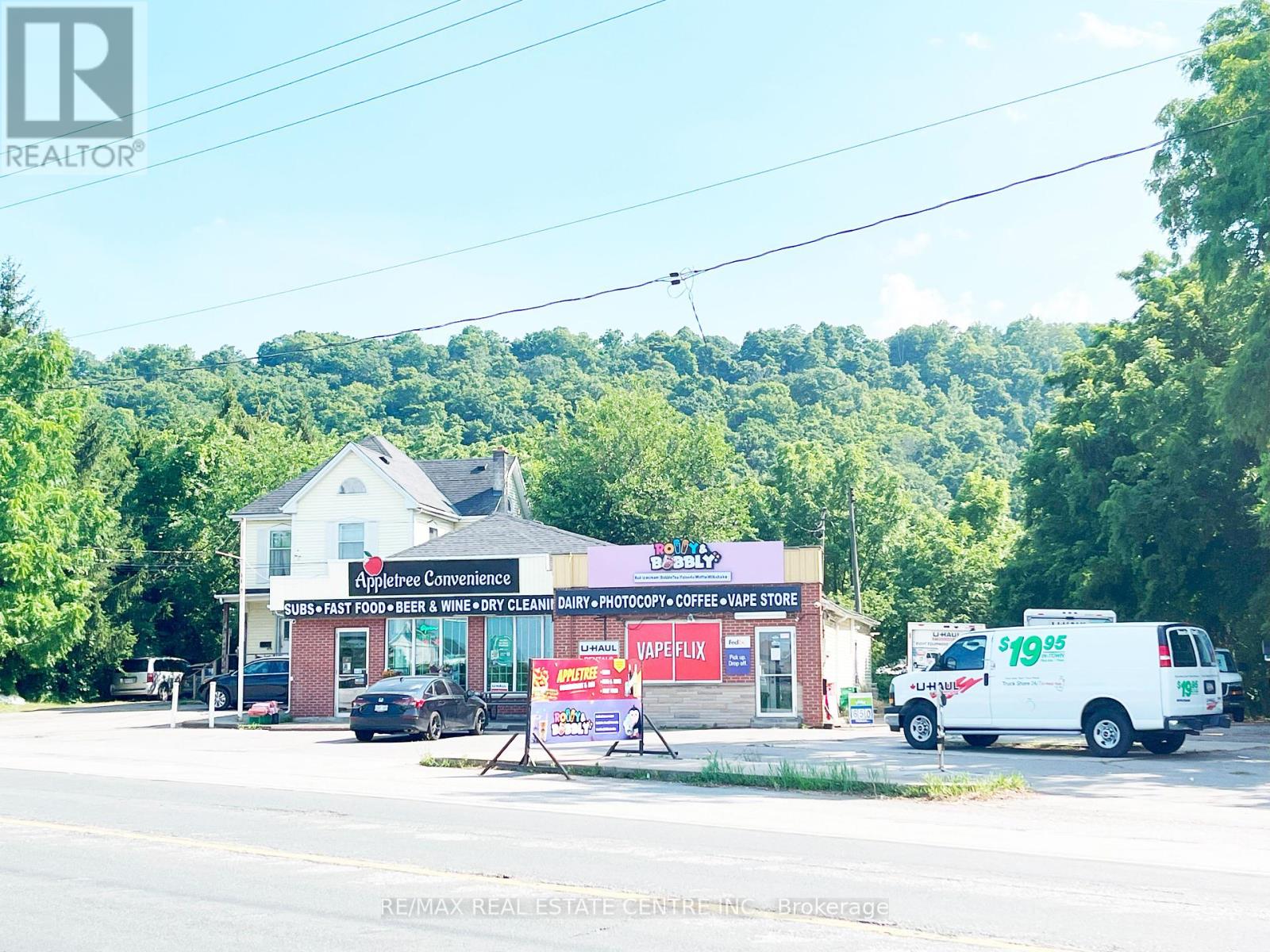 407-409 Main Street W Property Photo 4