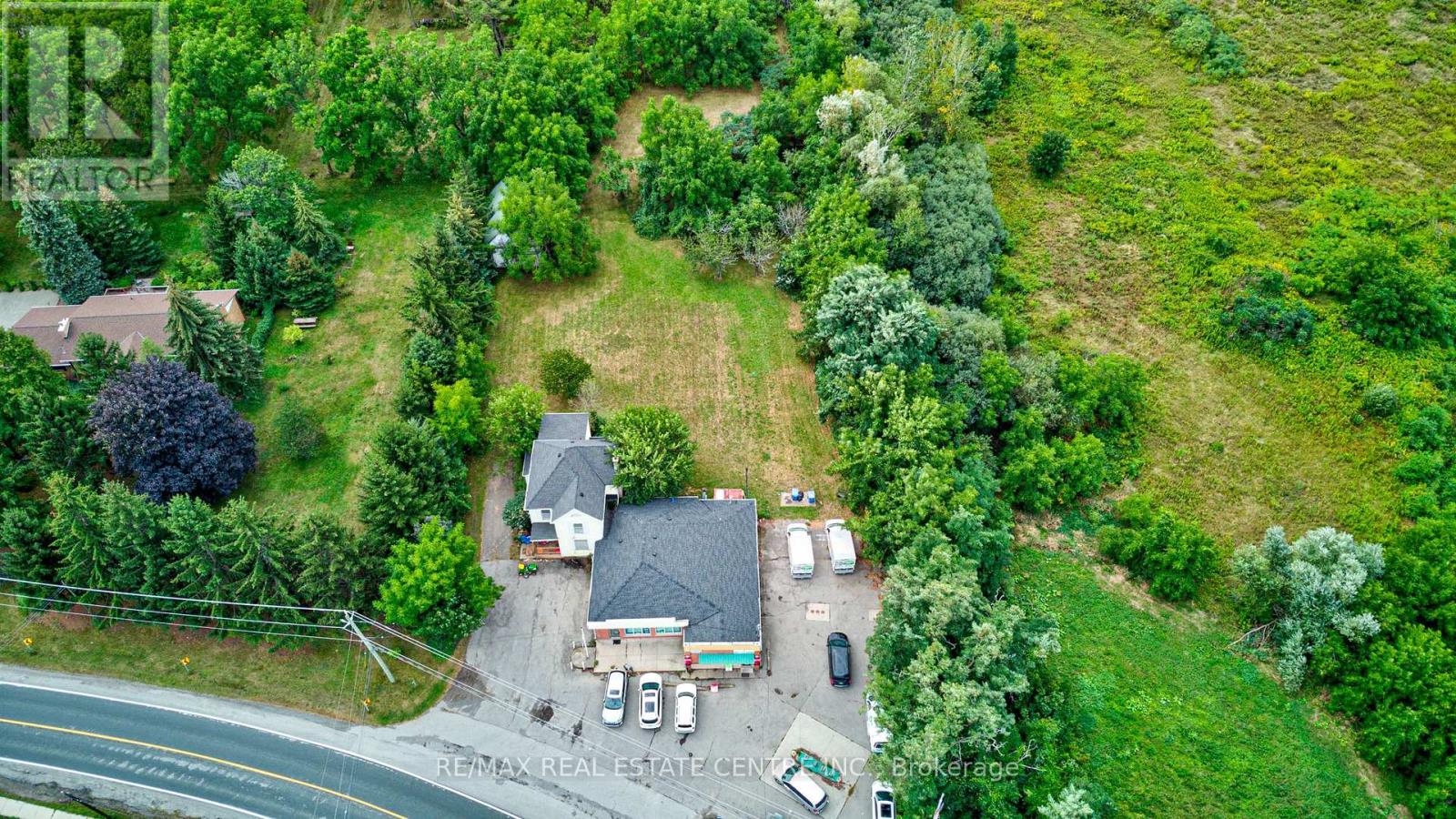 407-409 Main Street W Property Photo 6