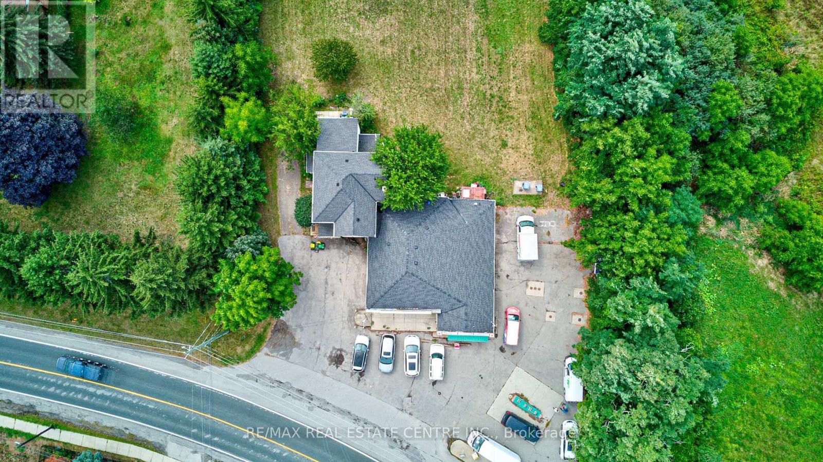 407-409 Main Street W Property Photo 7