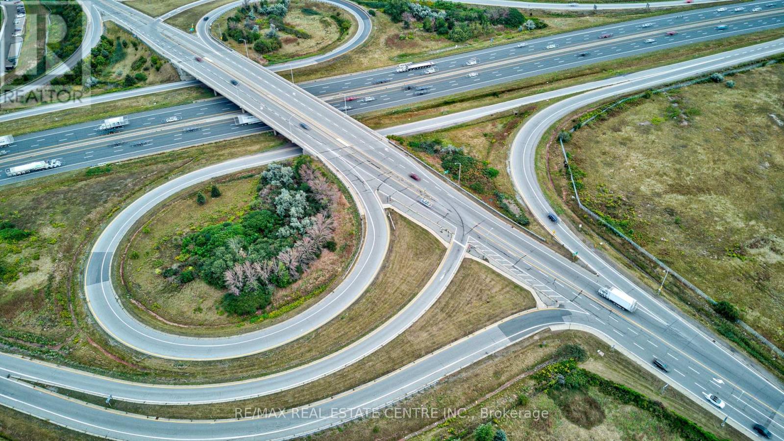 407-409 Main Street W Property Photo 9