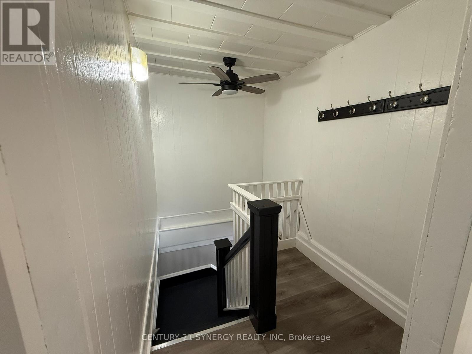 106 Main Street W Property Photo 10