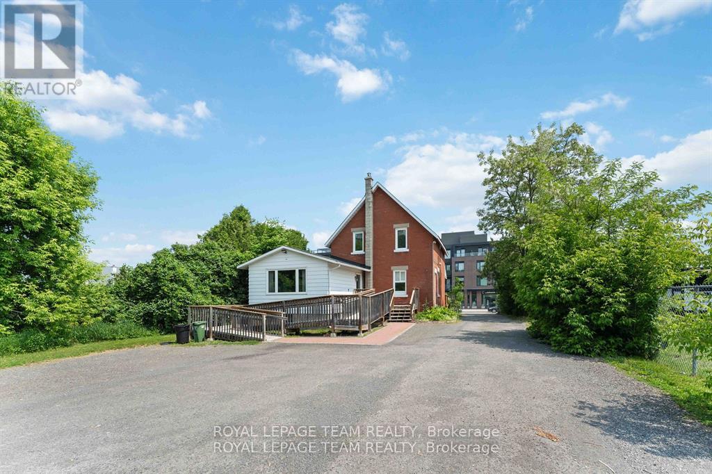 3 - 1538 Stittsville Main Street Property Photo 3