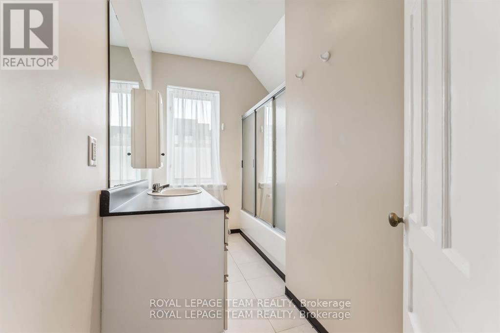 3 - 1538 Stittsville Main Street Property Photo 27
