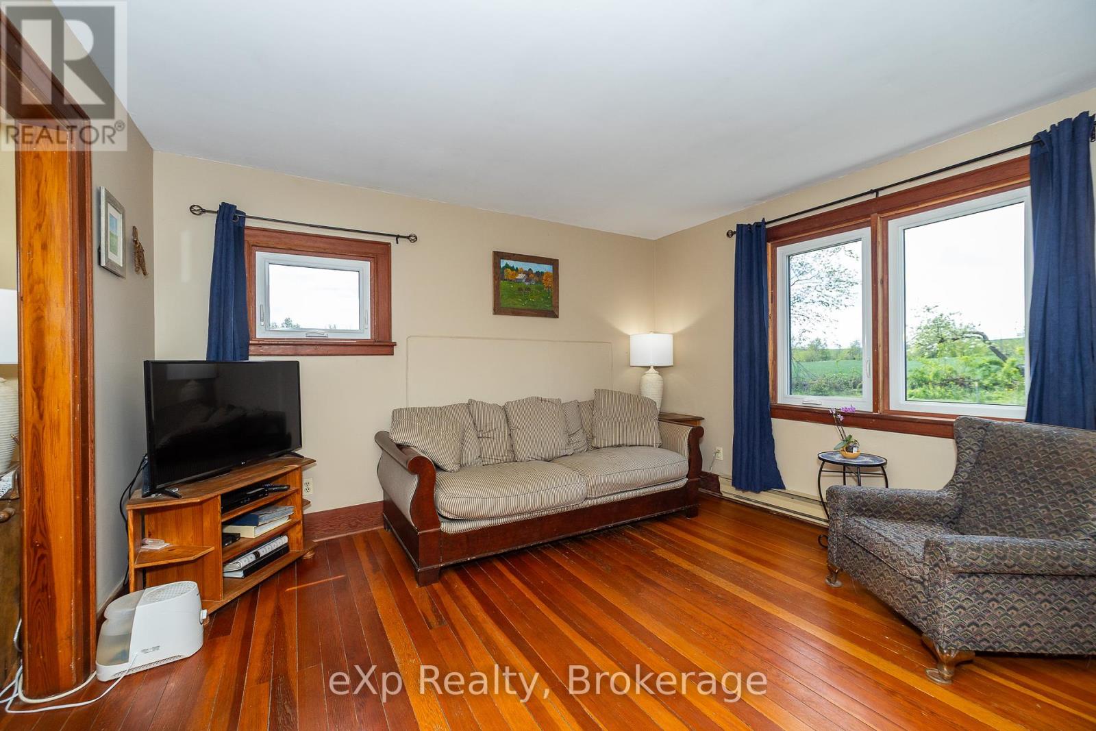 58111 12th Line Property Photo 9