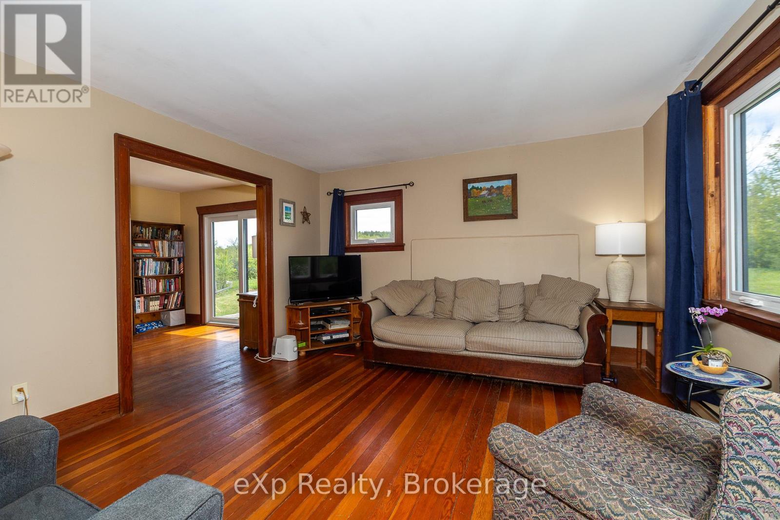 58111 12th Line Property Photo 10