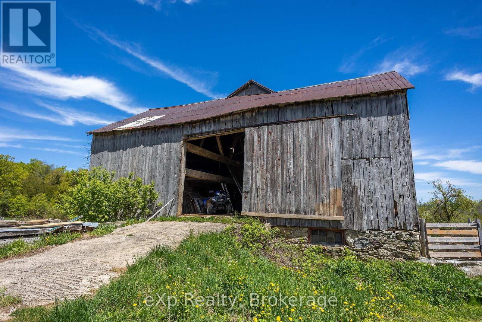 58111 12th Line Property Photo 33