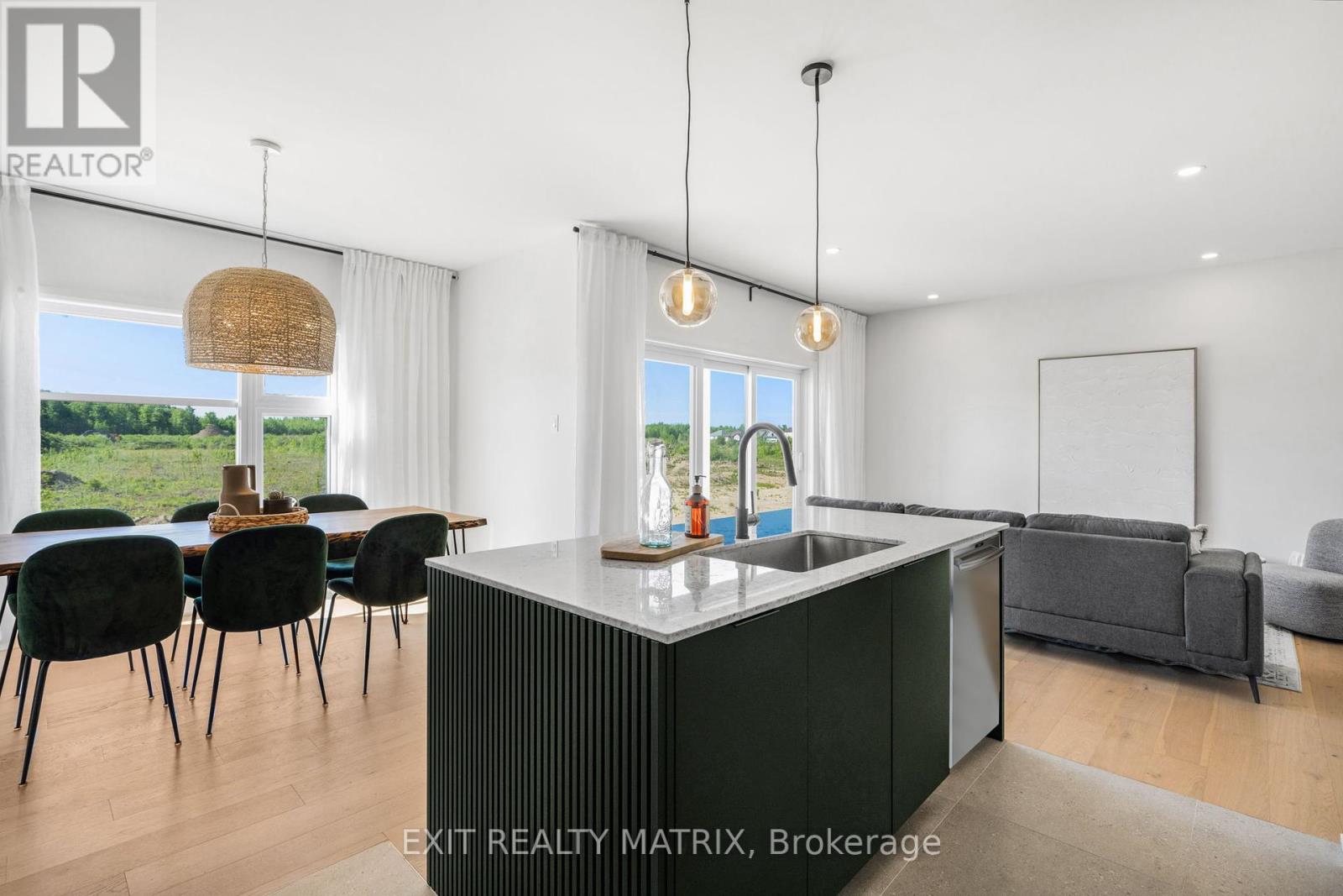 25 Mayer Street Property Photo 9