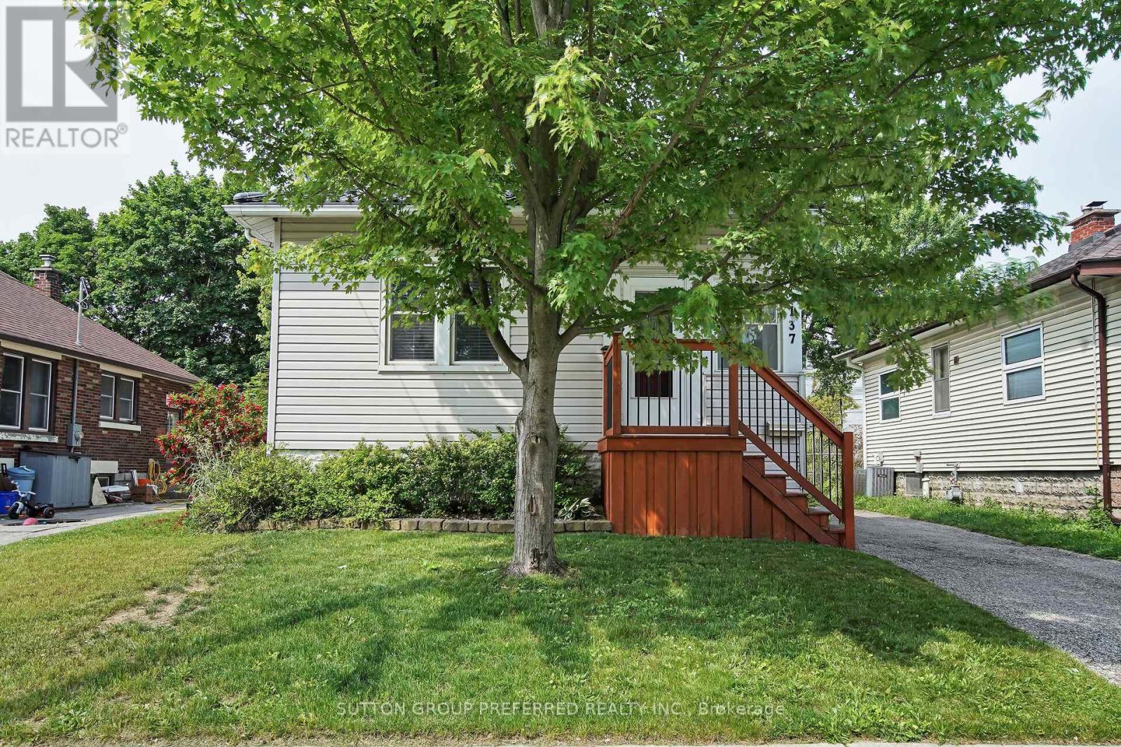 137 Pine Lawn Avenue Property Photo 1