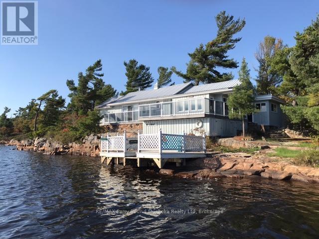 1 A775 Island Property Photo 1