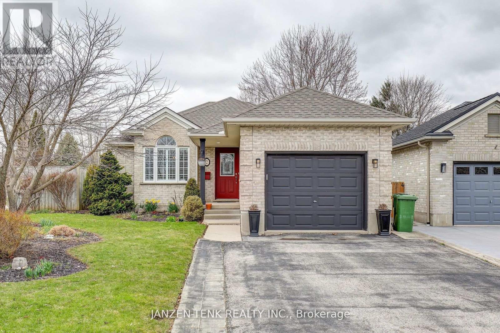 2 Rosethorn Court Property Photo 1