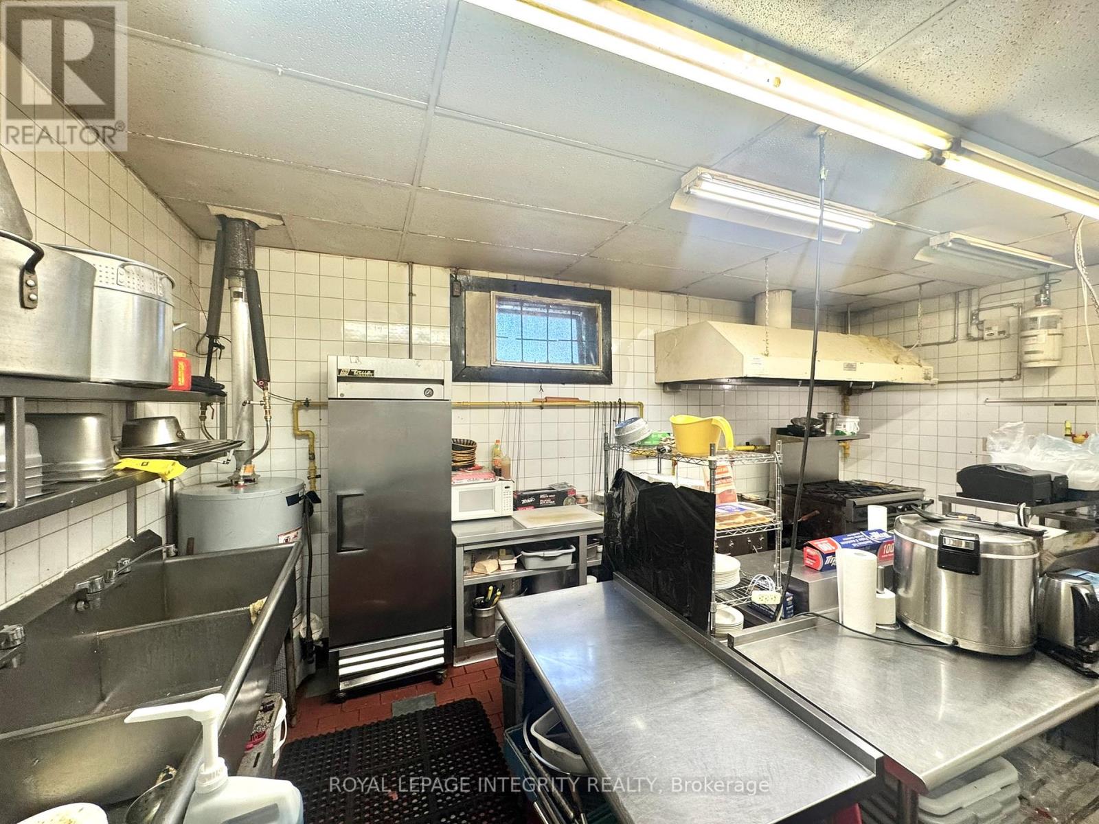 7 - 2280 Carling Avenue Property Photo 9