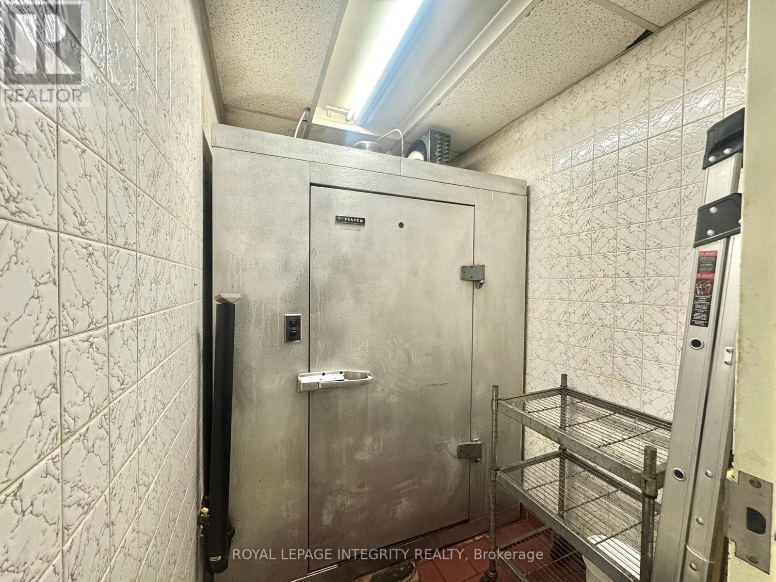 7 - 2280 Carling Avenue Property Photo 10