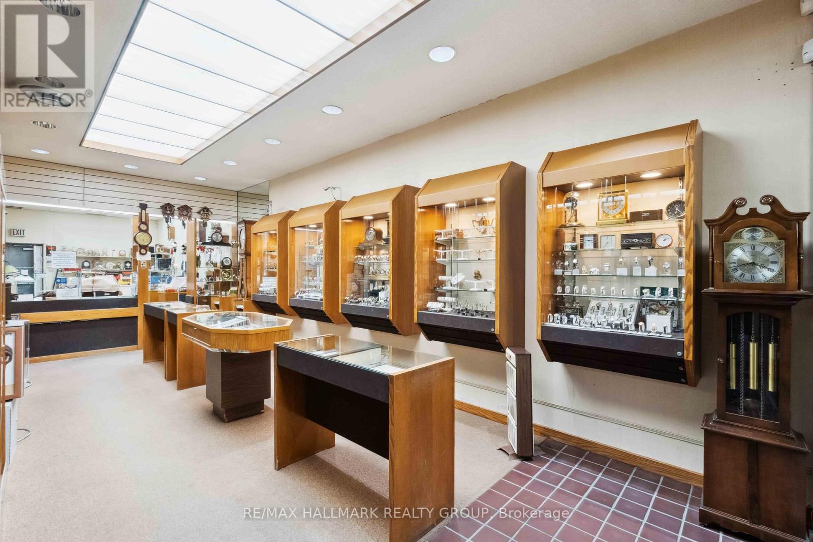 431 Bank Street Property Photo 7