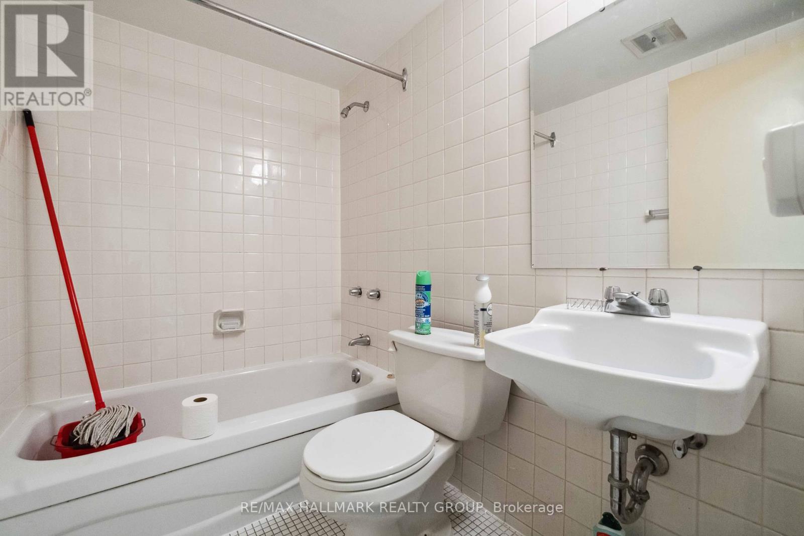 431 Bank Street Property Photo 18