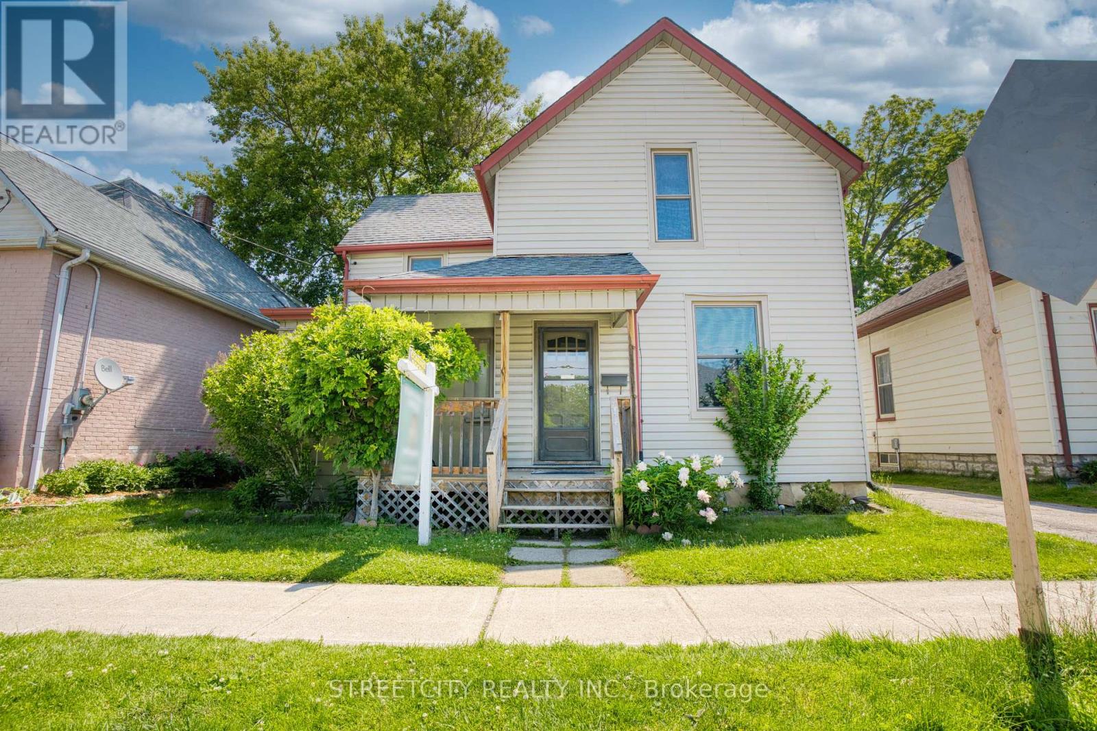 225 Ross Street Property Photo 1