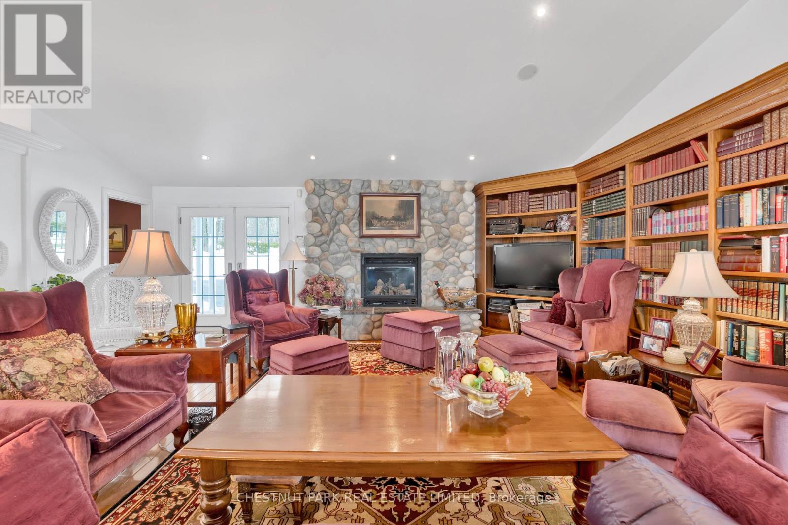 35 Riverview Drive Property Photo 11