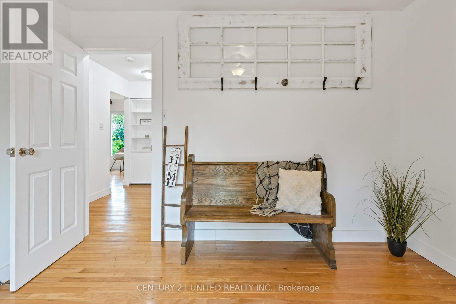 1749 Youngs Point Road Property Photo 7