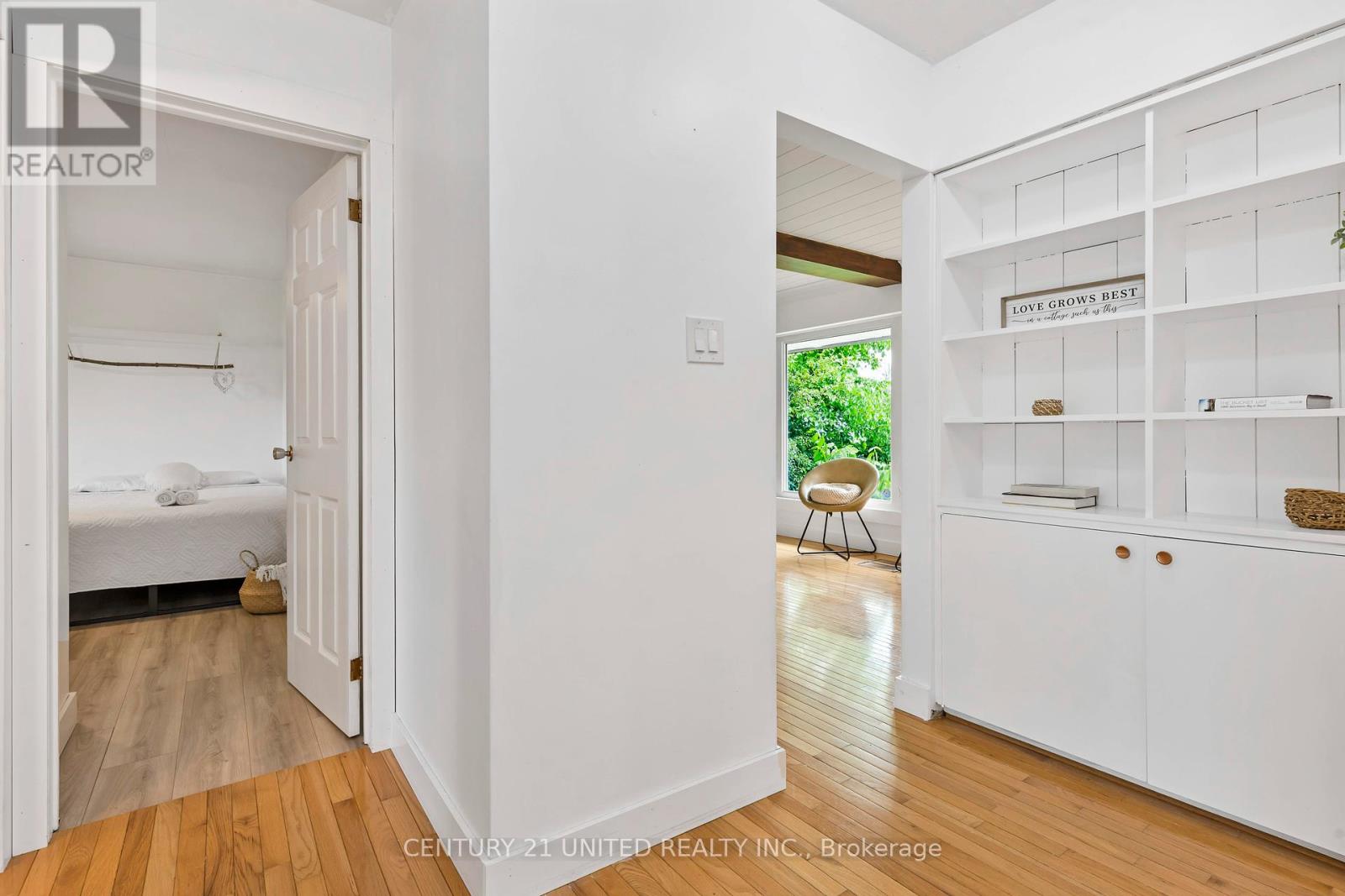 1749 Youngs Point Road Property Photo 9