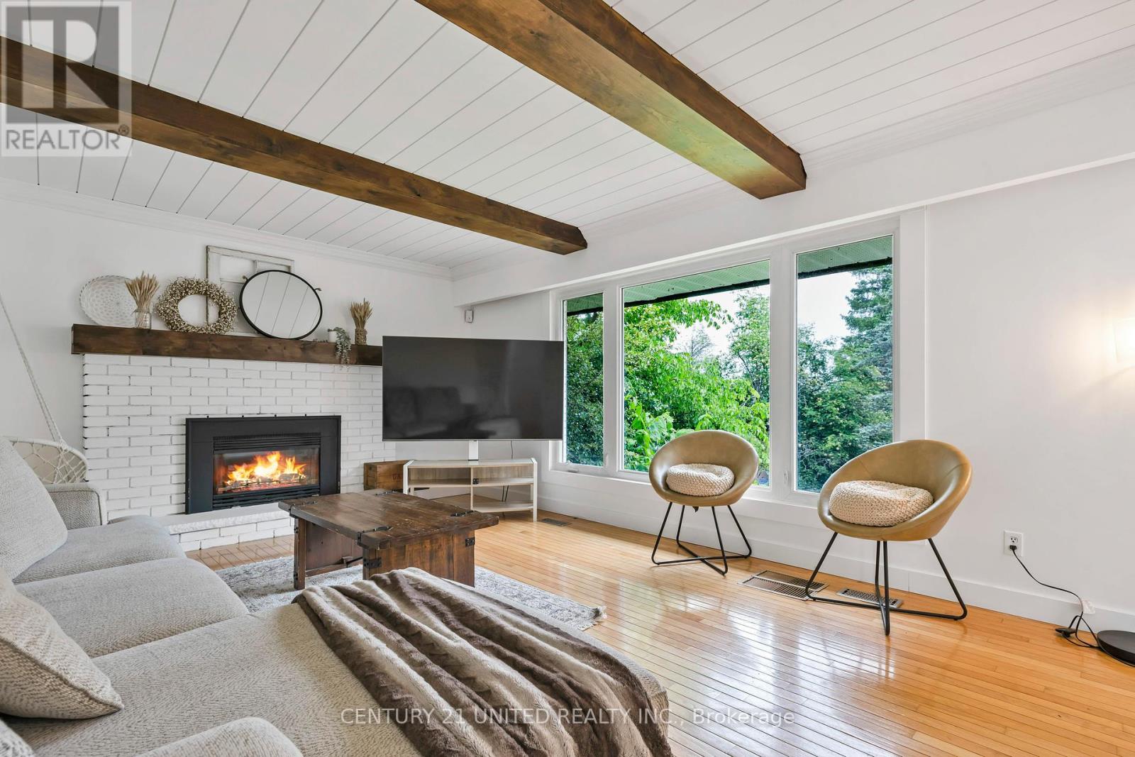 1749 Youngs Point Road Property Photo 11