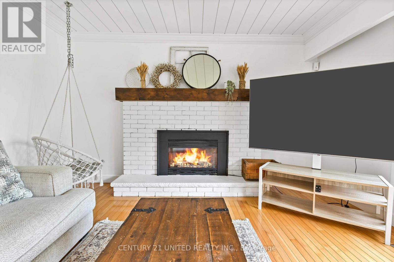 1749 Youngs Point Road Property Photo 12