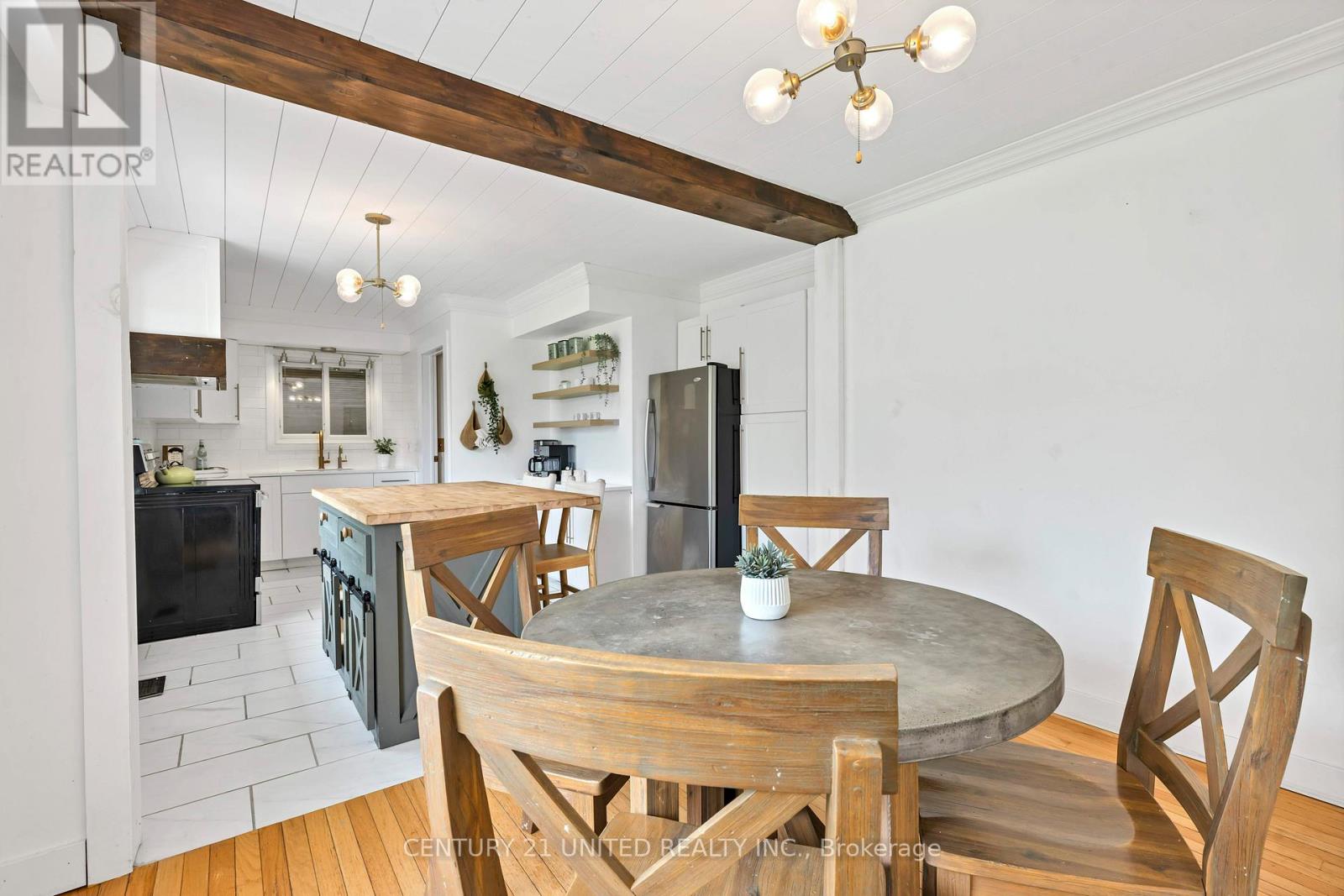 1749 Youngs Point Road Property Photo 18