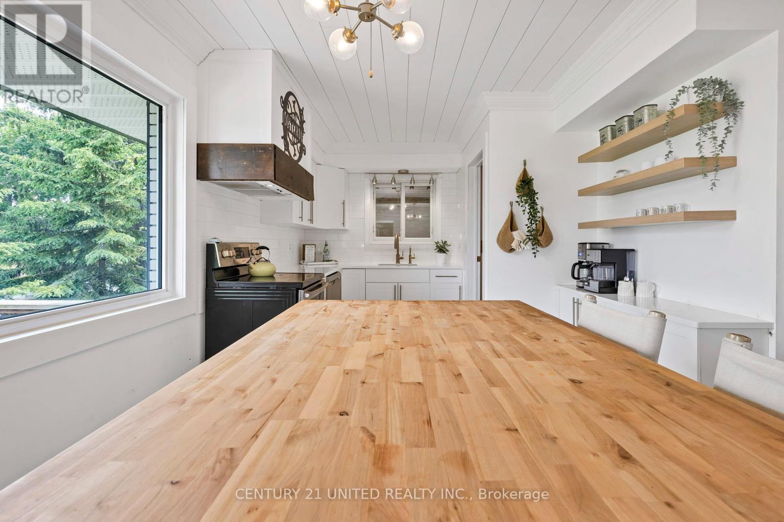 1749 Youngs Point Road Property Photo 24