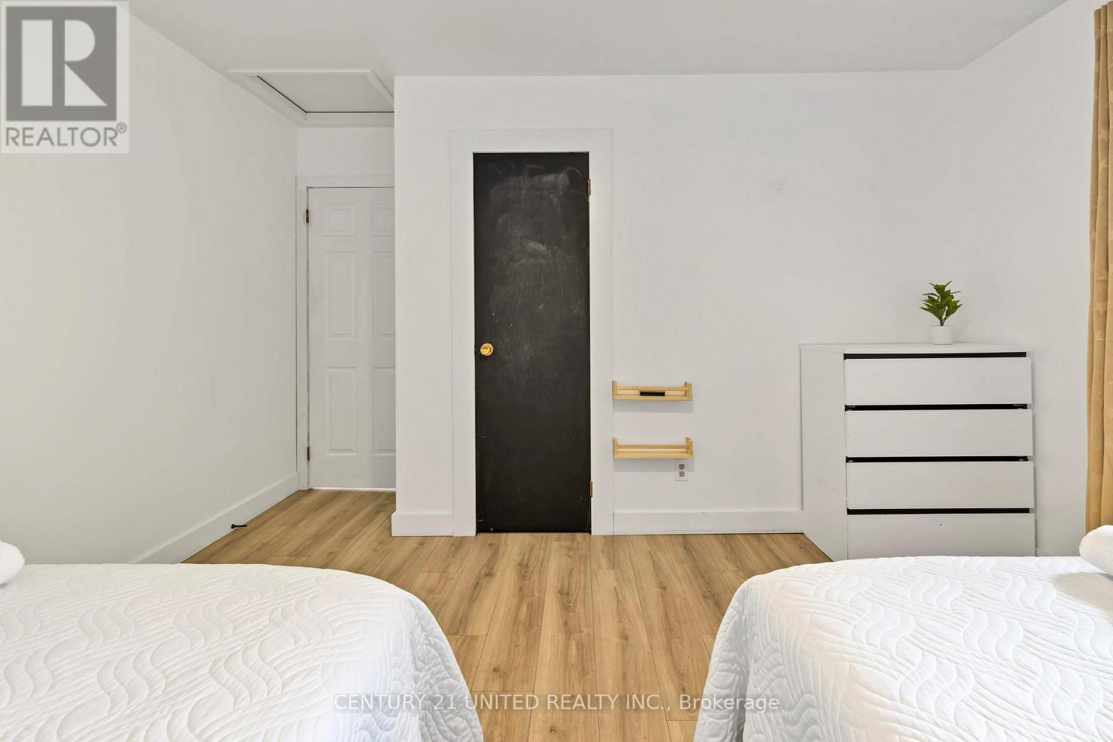 1749 Youngs Point Road Property Photo 28