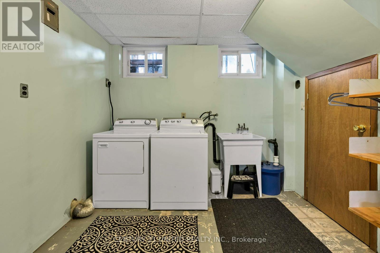 1749 Youngs Point Road Property Photo 42