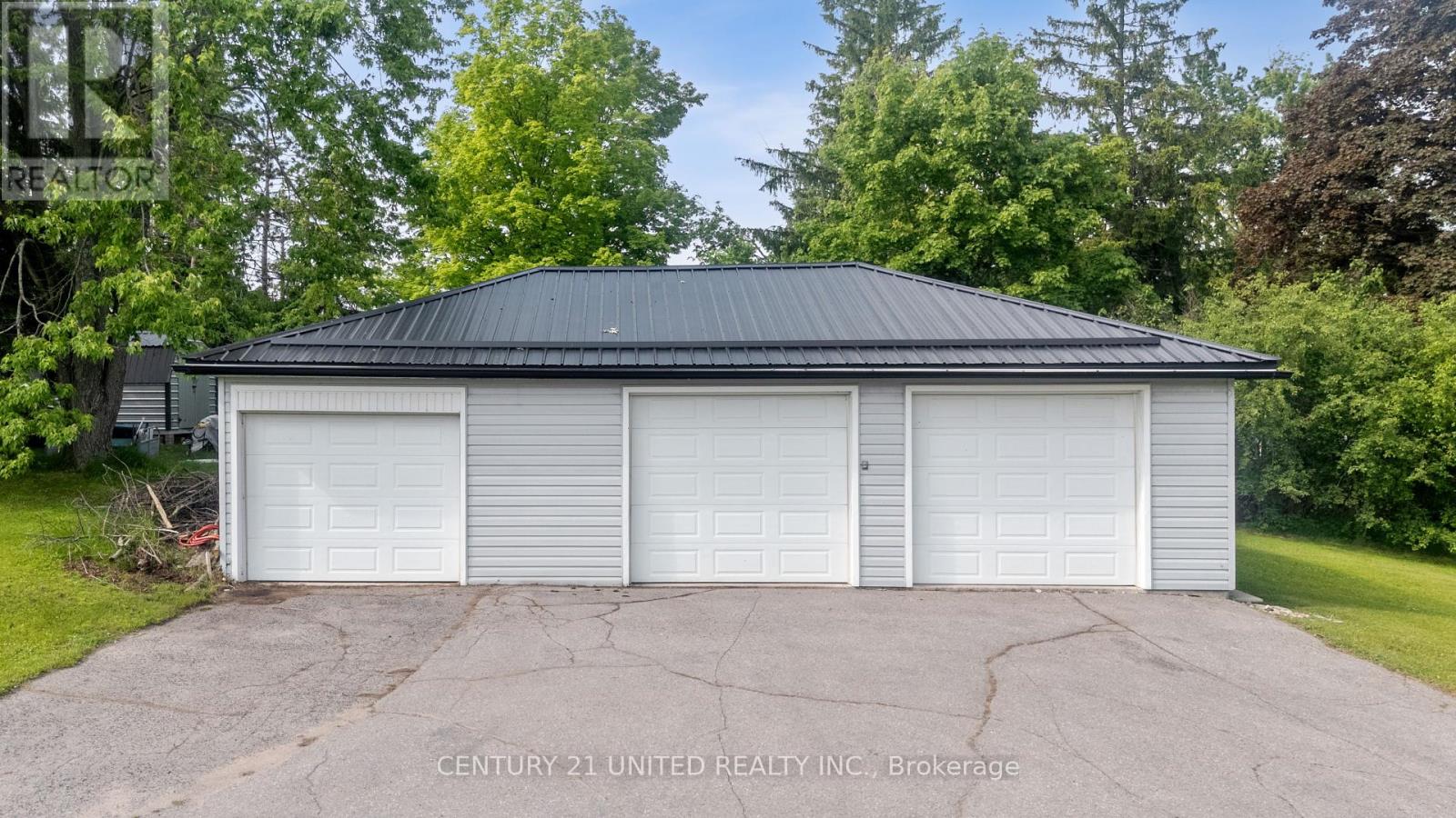 1749 Youngs Point Road Property Photo 49