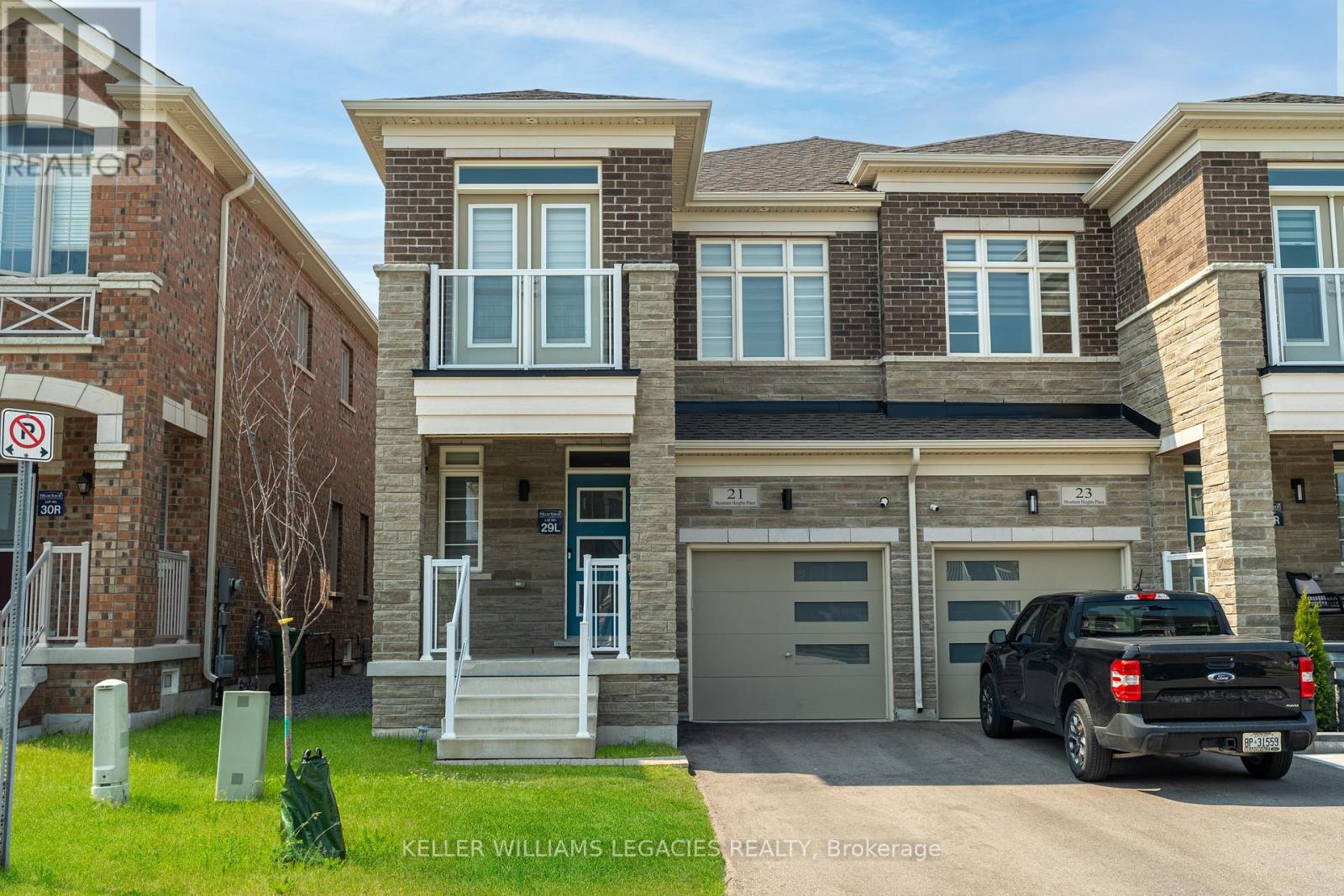 21 MOUNTAIN HEIGHTS PLACE Property Photo 1