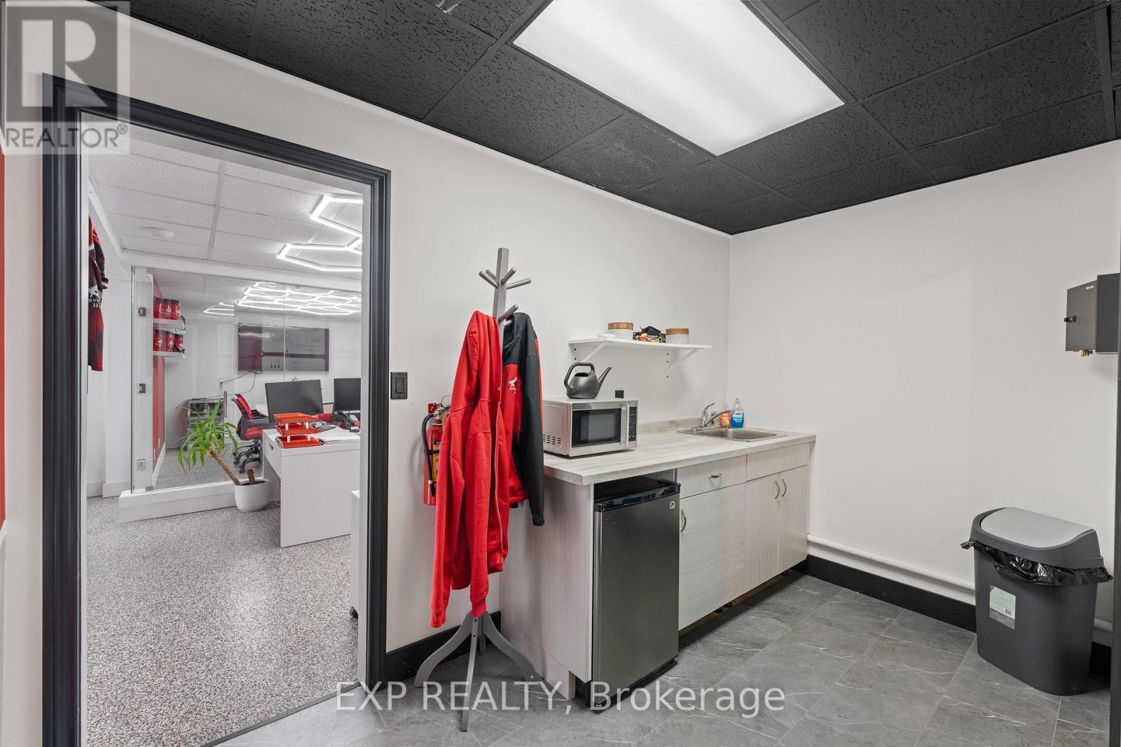 4691 Ontario Avenue Property Photo 5