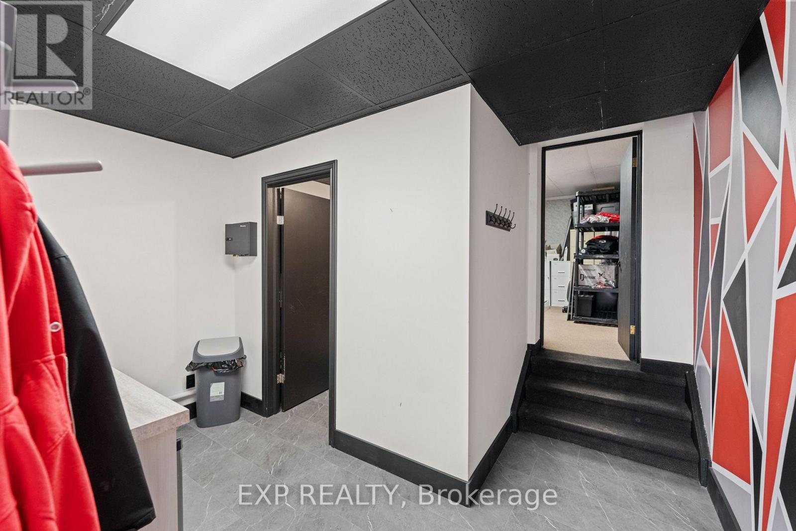 4691 Ontario Avenue Property Photo 8