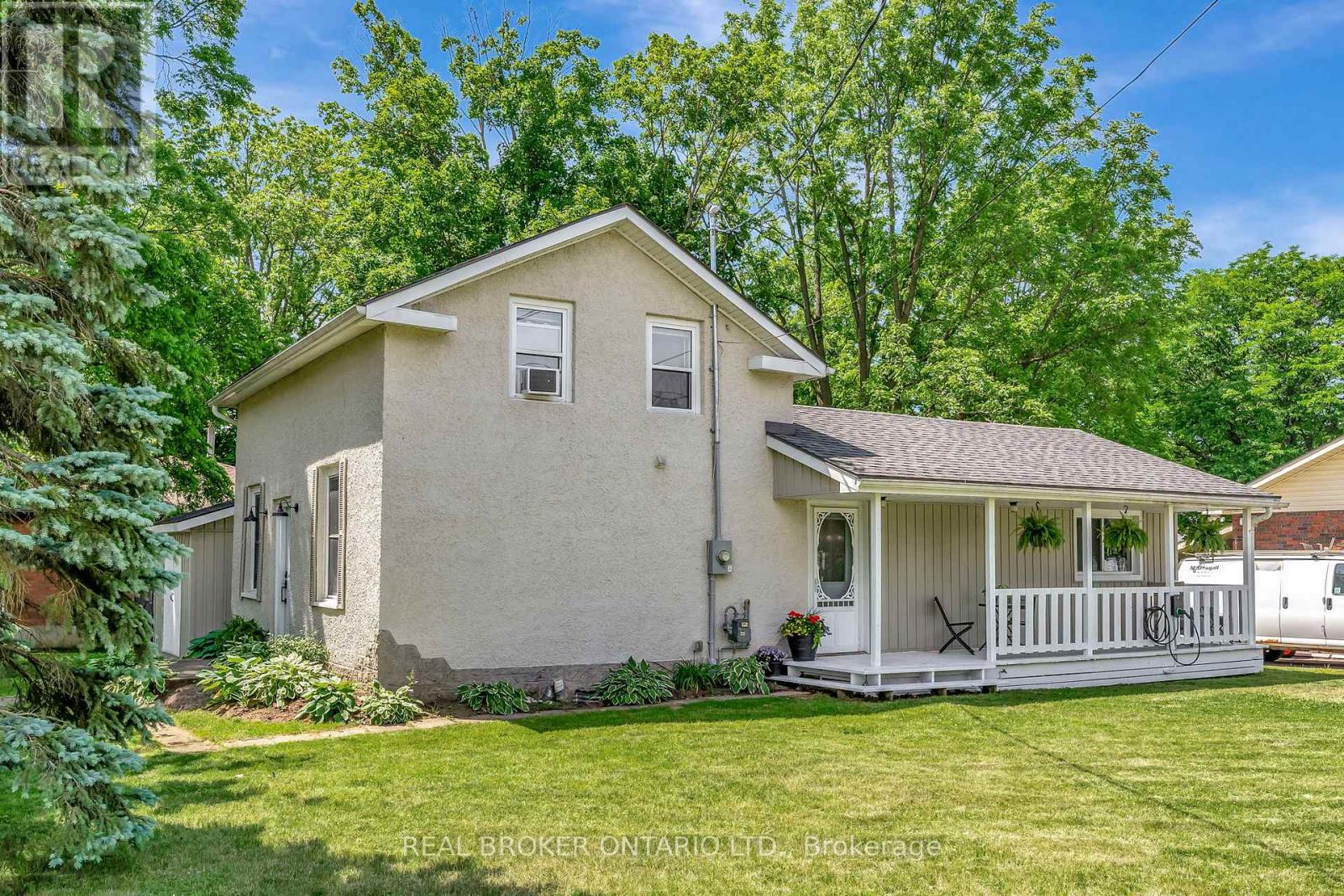 5 Maple Avenue N Property Photo 1