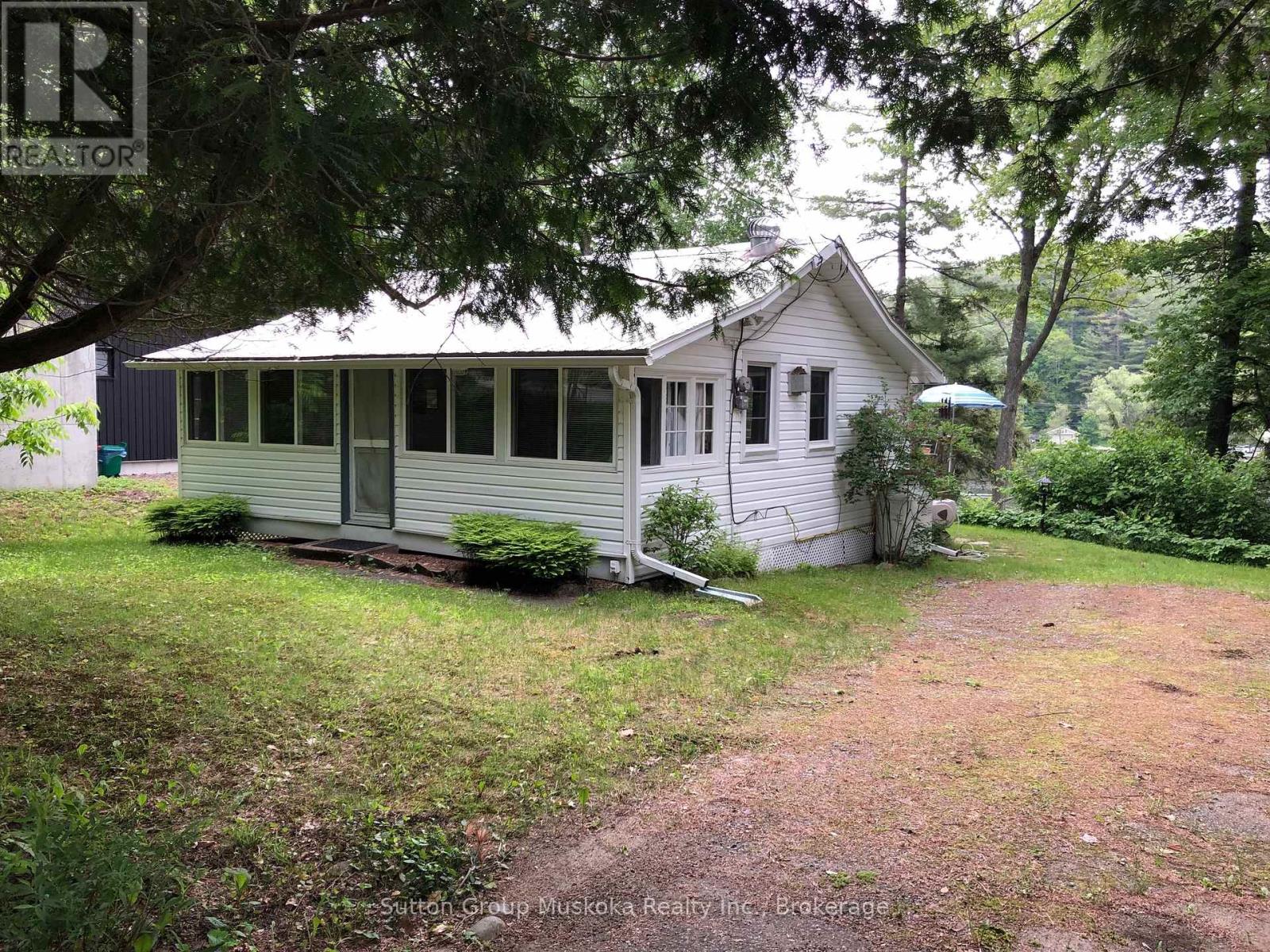 726 MUSKOKA RD 10 ROAD Property Photo 1