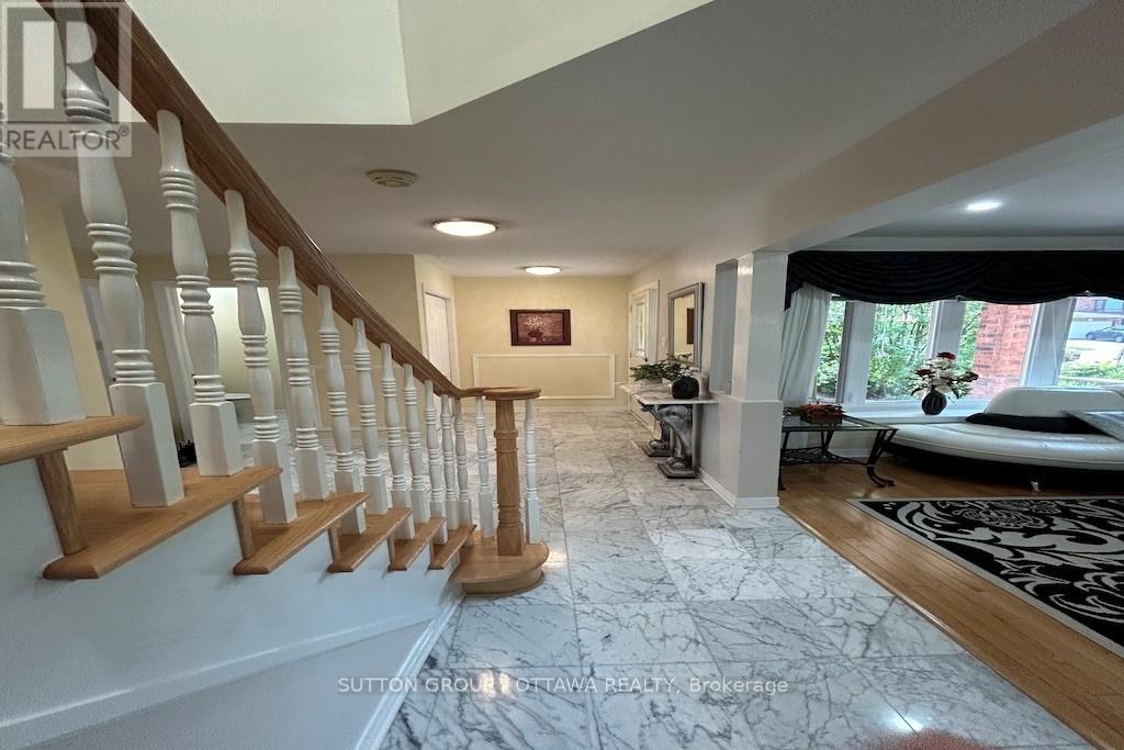32 Cellini Court W Property Photo 6