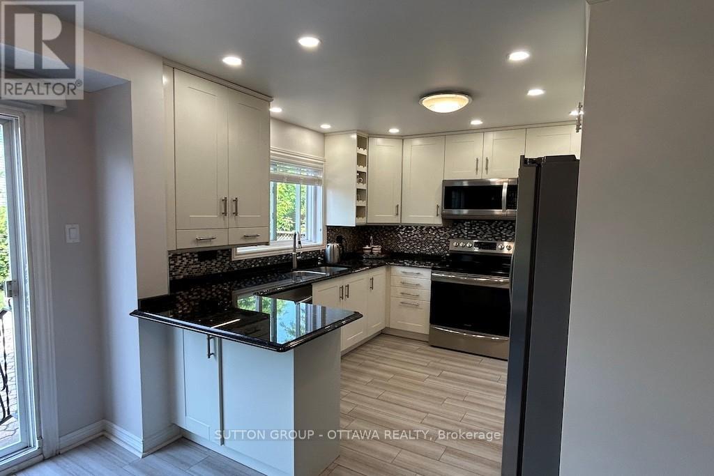 32 Cellini Court W Property Photo 17