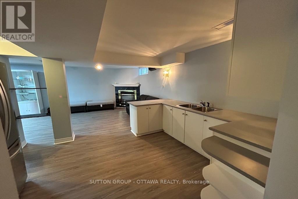 32 Cellini Court W Property Photo 44