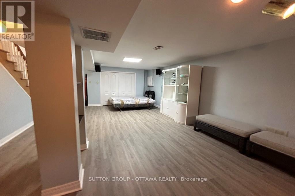32 Cellini Court W Property Photo 45