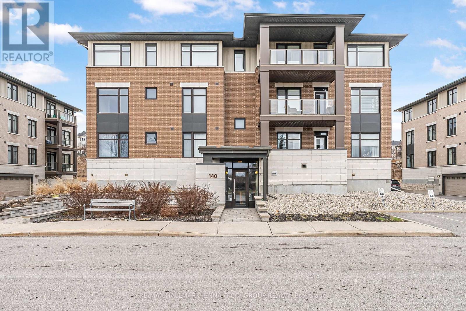 201 - 140 GUELPH PRIVATE Property Photo 1