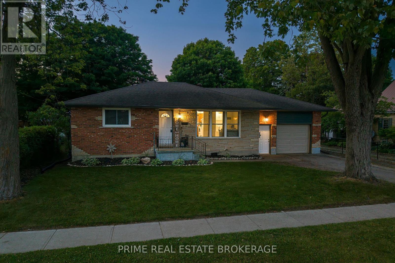 56400 Heritage Line Property Photo 1