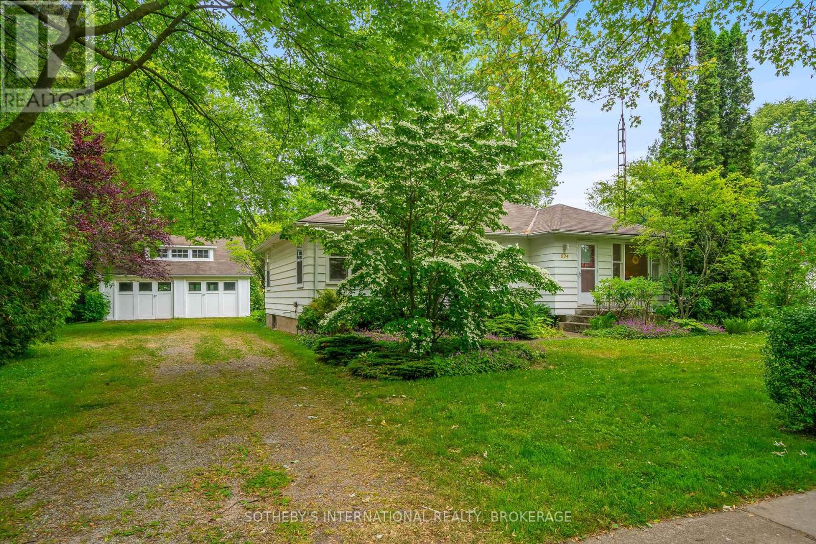 624 Rye Street Property Photo 2