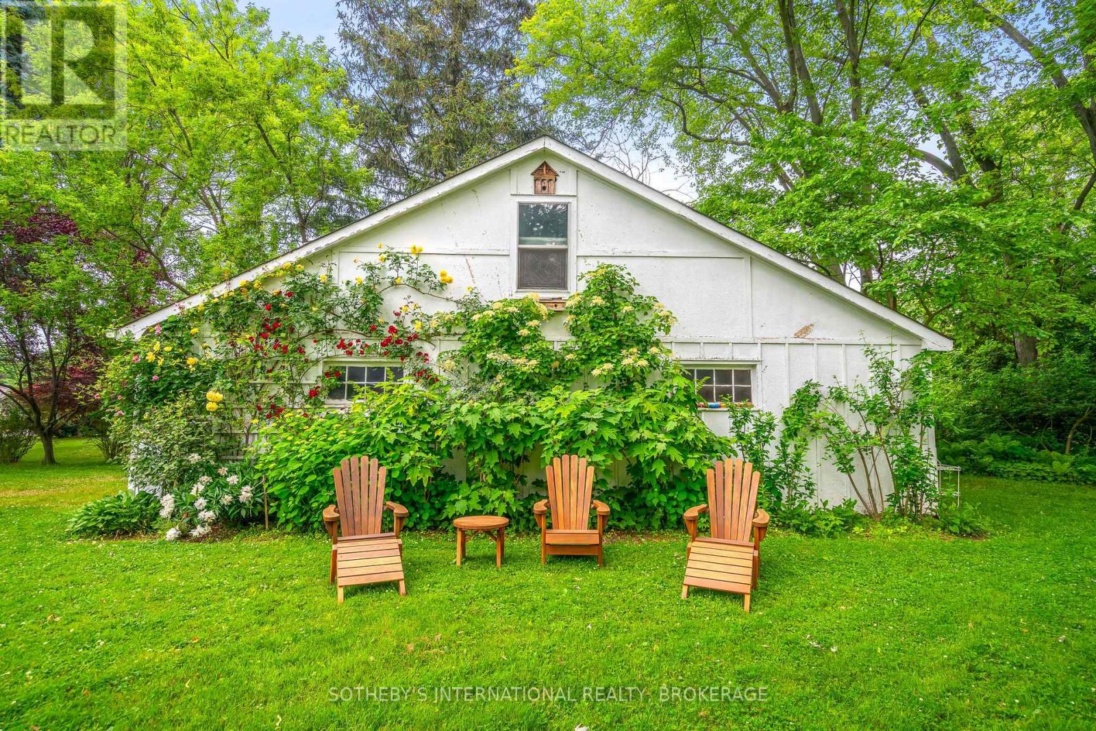 624 Rye Street Property Photo 8