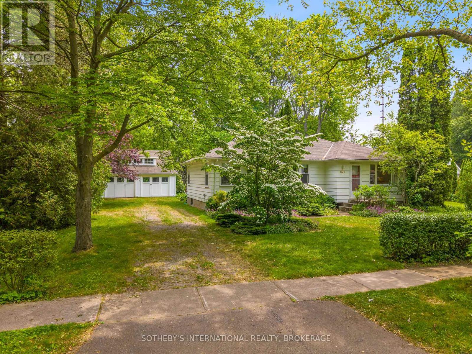 624 Rye Street Property Photo 19