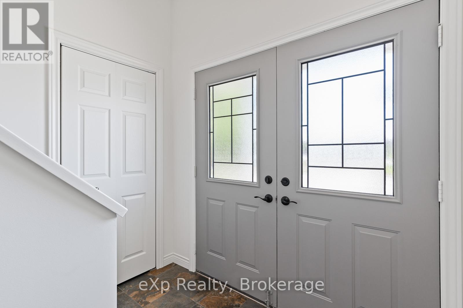 900 Berford Street Property Photo 4