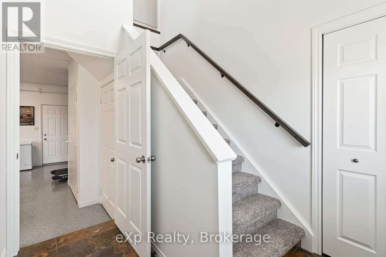 900 Berford Street Property Photo 5