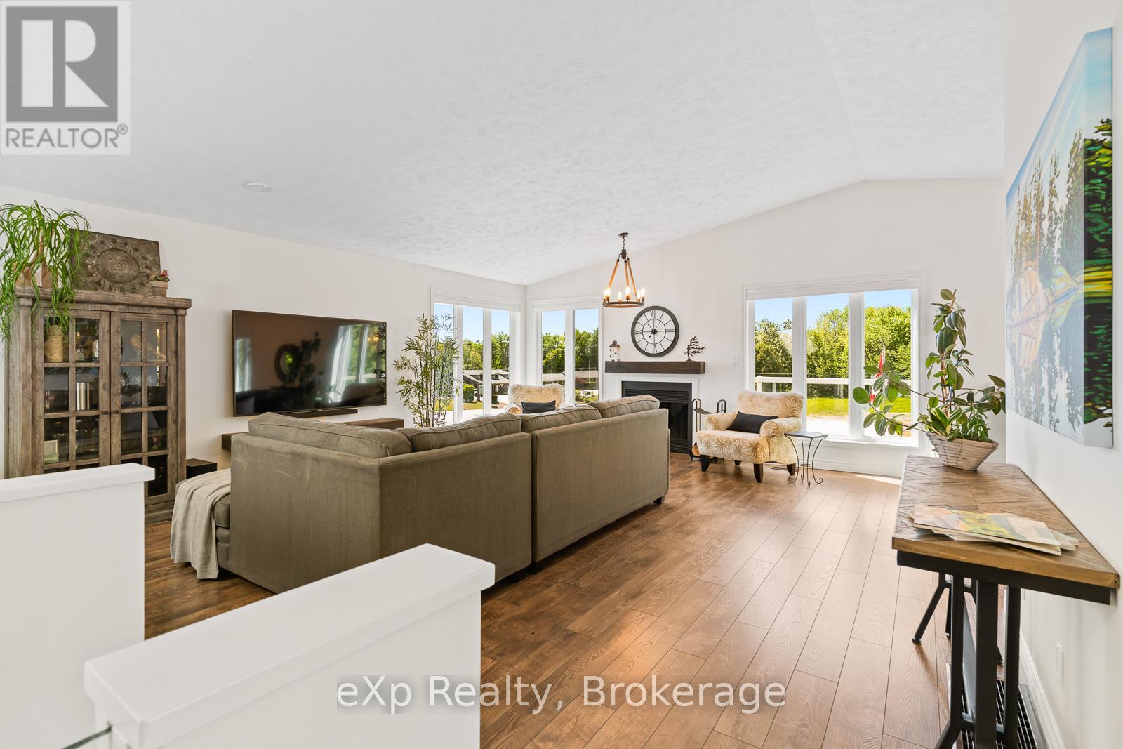 900 Berford Street Property Photo 6