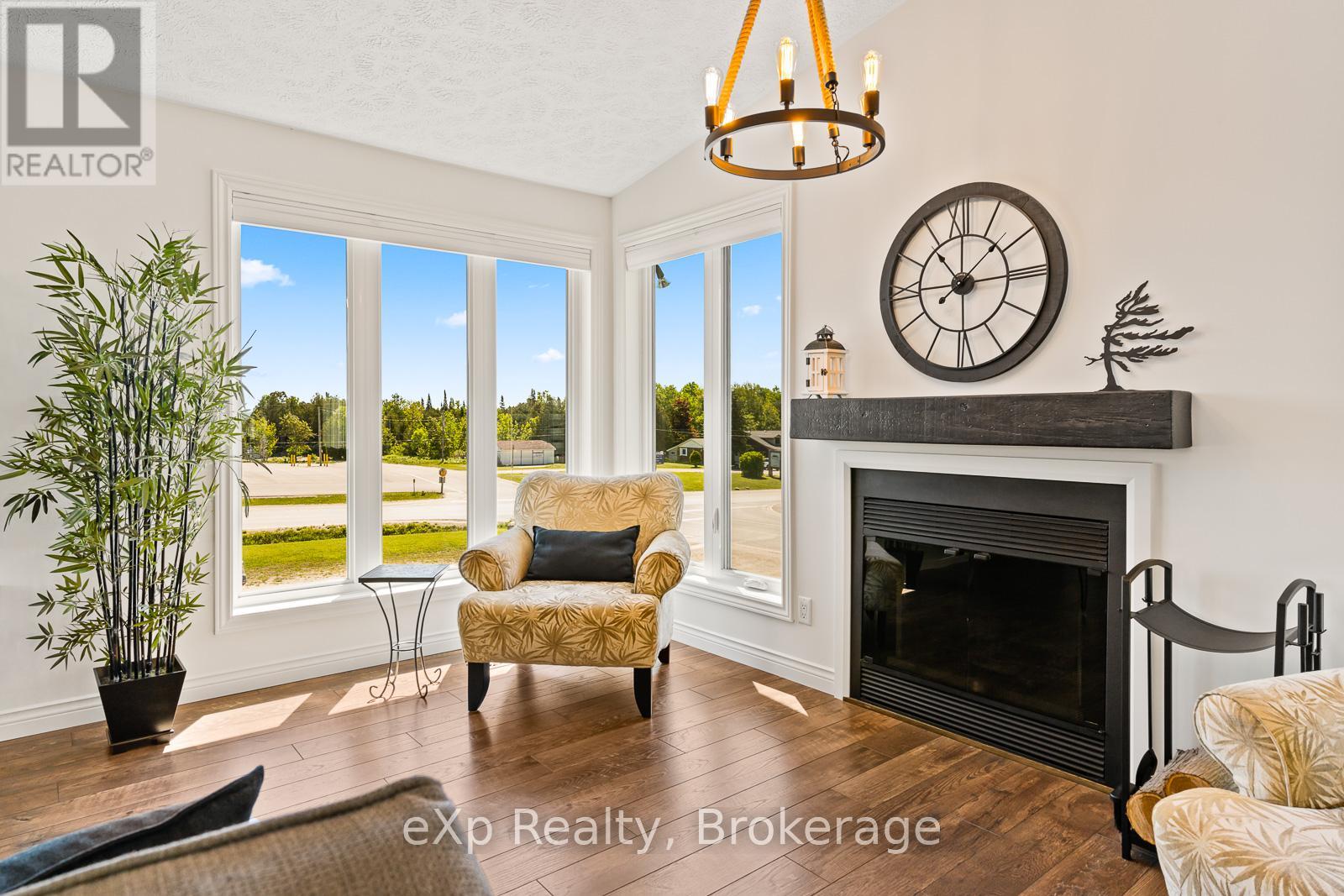 900 Berford Street Property Photo 9