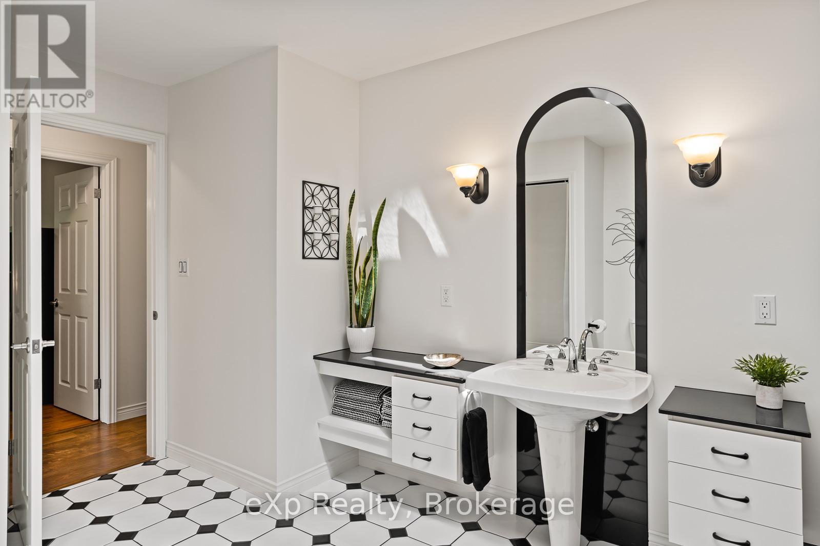 900 Berford Street Property Photo 16