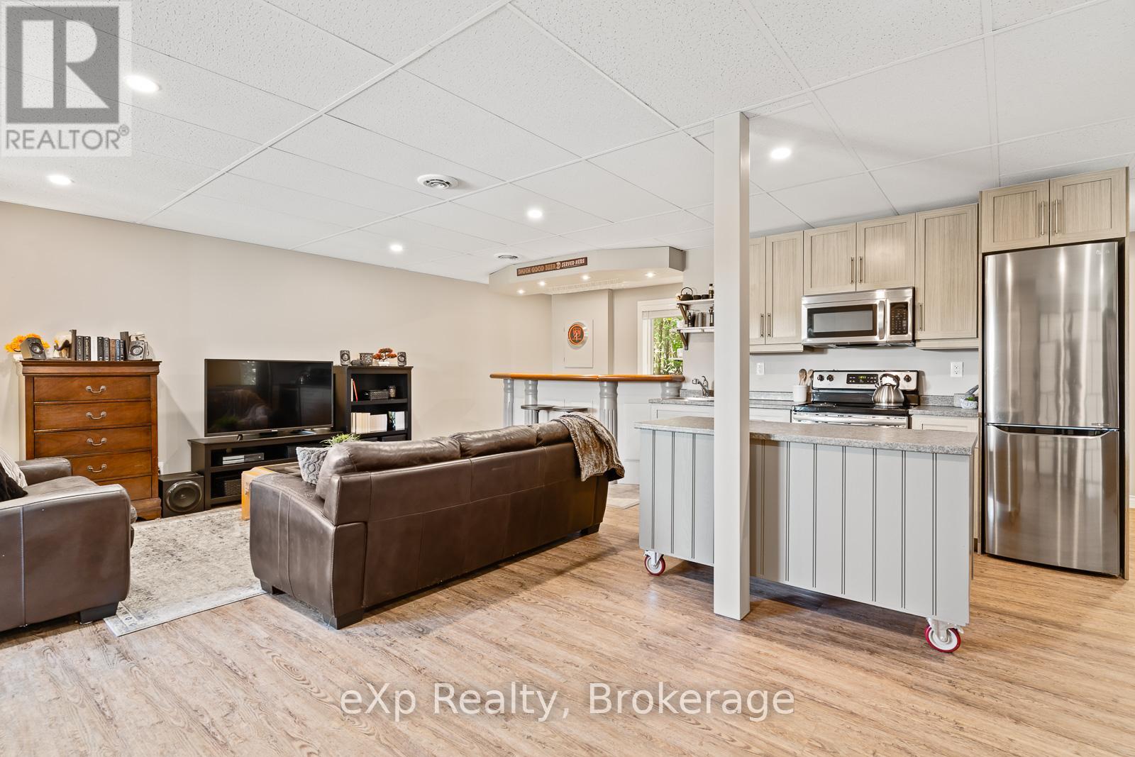 900 Berford Street Property Photo 34