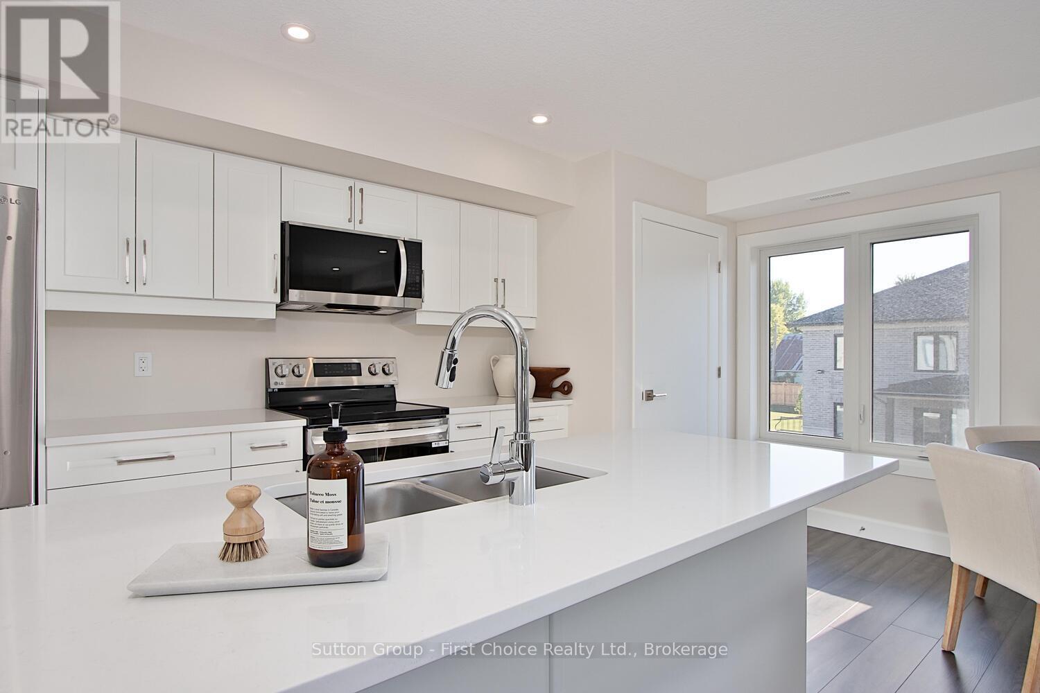 Unit 45 - 3202 Vivian Line Property Photo 9